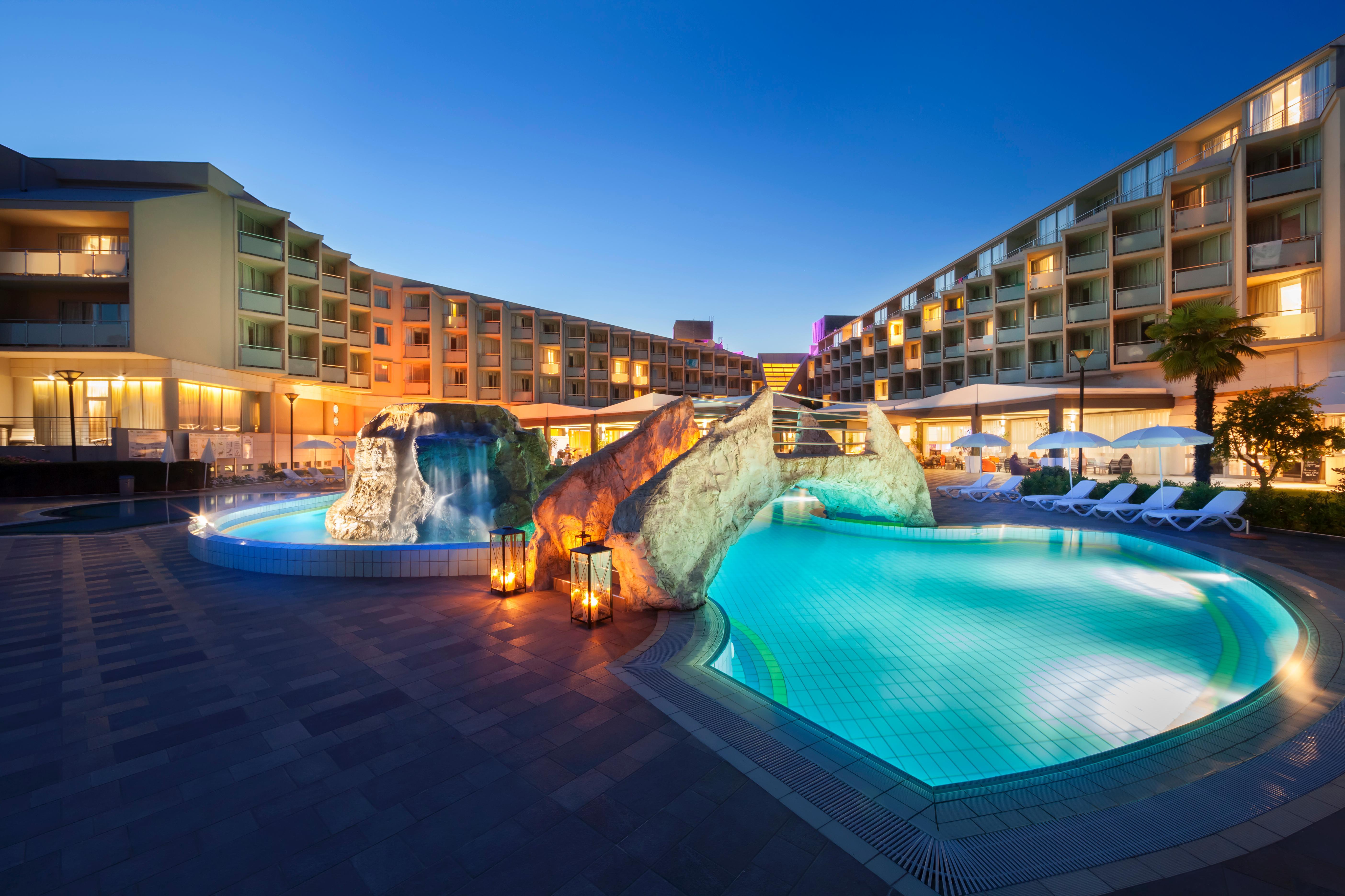 Aminess Vival Maestral Hotel Новиград Экстерьер фото